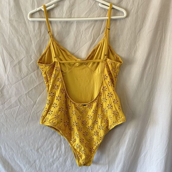 Ripcurl Women’s Open Back Eyelet One Piece Bodysuit Size 10 Yellow Colorful - Picture 4 of 9
